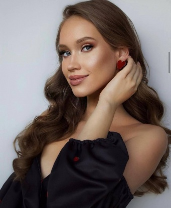 Молодая, раскованная красавица приглашает в гости на незабываемые встречи. Гарантирую яркие эмоции и полный релакс. Фото настоящие, без фотошопа! 13620, 21 год